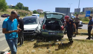 57’nci Alay Bulvarı üzerinde kaza; 3 yaralı