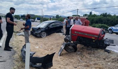 Kaza’da Traktör ikiye bölündü