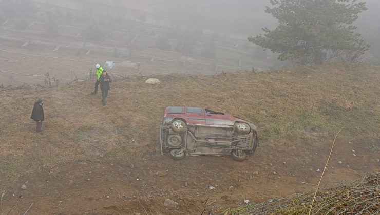 Hafif ticari araç şarampole yuvarlandı