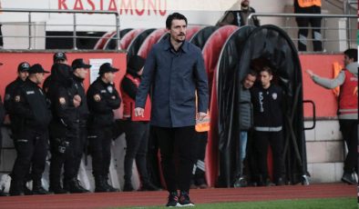 Ergin Keleş:”İkinci devre başlar başlamaz yediğimiz gole rağmen oyuncularımın verdiği reaksiyon bizi çok mutlu etti”