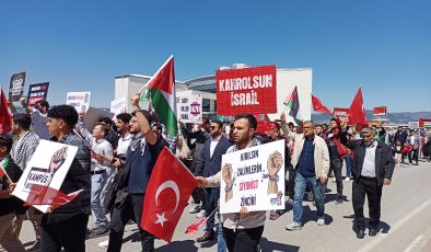 Kastamonu Üniversitesi’nde Gazze için yürüyüş gerçekleştirildi