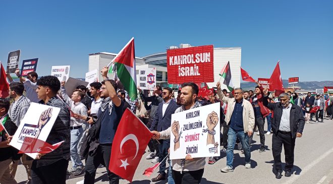 Kastamonu Üniversitesi’nde Gazze için yürüyüş gerçekleştirildi