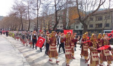 Minikler birlik halinde yürüyüş gerçekleştirdiler