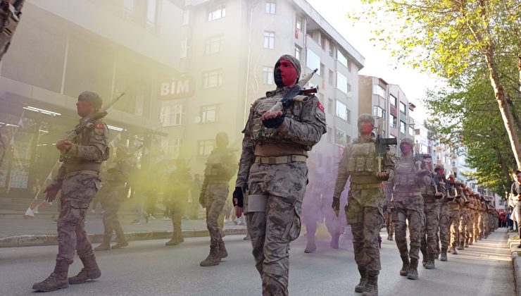 19 Mayıs için son bir kortej düzenlendi