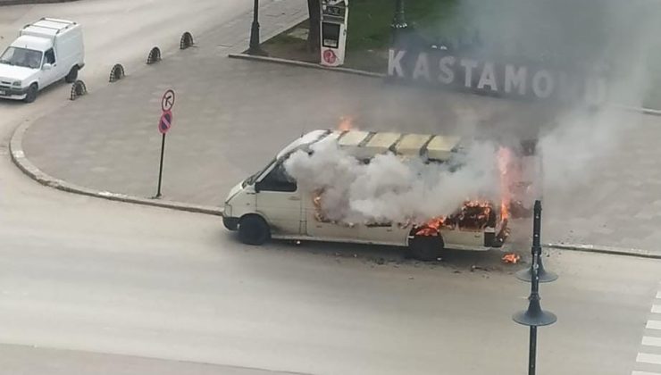 Hacizli minübüsünü bağlatmamak için aracı ateşe verdi