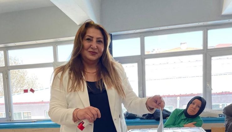 Ayten Urganioğlu:”Beraberce el ele gezsinler, otursunlar, içsinler hem de tıksırına kadar beraberce yesinler”