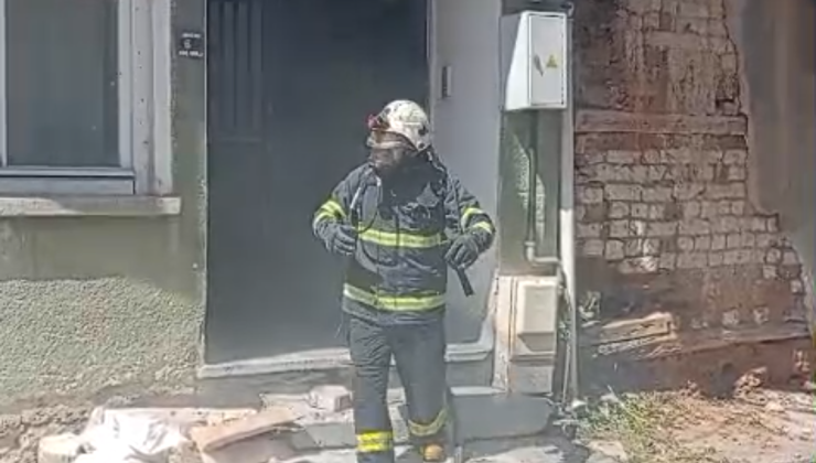 Bir evin Bodrum Katında çıkan yangın ekiplerin hızlı müdahalesi ile kontrol altına alındı