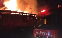 Kastamonu’da Yangın Çıkan Ahşap Bina Kullanılamaz Hale Geldi