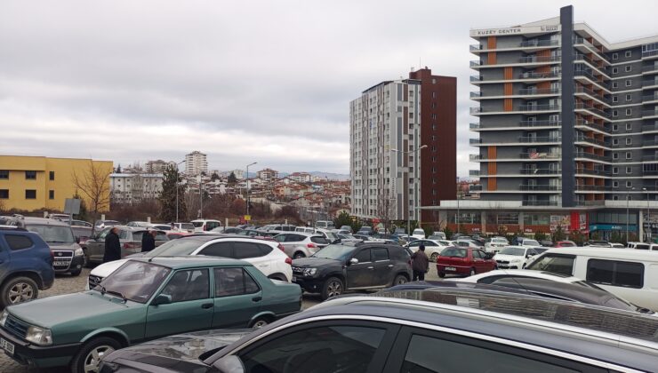 Hastaneye Giden Park Yeri Arıyor