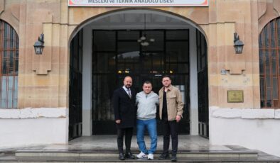 Halit Hoca’nın Büyük Gururu Yıllar sonra gelen öğrencilerle duygusal buluşma