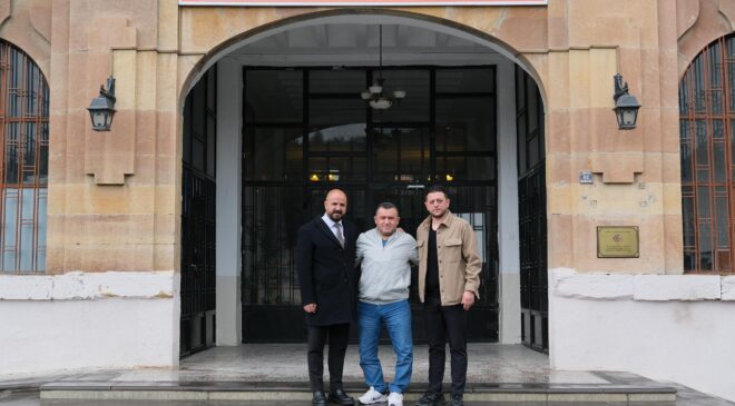 Halit Hoca’nın Büyük Gururu Yıllar sonra gelen öğrencilerle duygusal buluşma