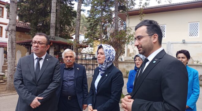 Kevser Ofluoğlu’ndan Şeyh Şaban-ı Veli Türbesi’ne Ziyaret(Videolu)