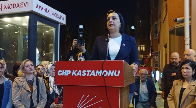 Karabacak:”Cumhuriyet Halk Partisi’ni kimin yöneteceğine bir avuç darbeci değil,milletimiz karar verir”