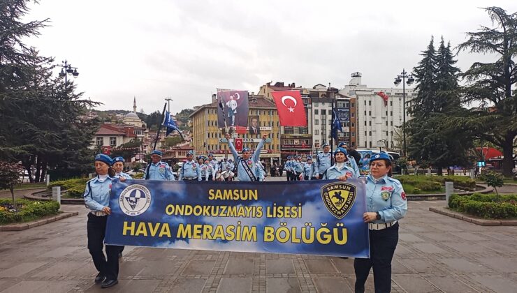19 Mayıs Atatürk’ü Anma, Gençlik ve Spor Bayramı kapsamında Kastamonu’da anlamlı yürüyüş