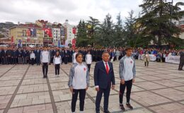 19 Mayıs Çelenk Töreni ile Başladı