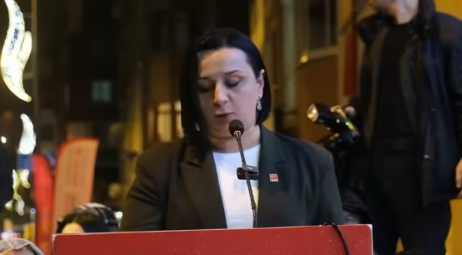 CHP’li Karabacak:”Demokrasilerde son sözü sarayın mahkemeleri değil, milletin iradesi söyler”