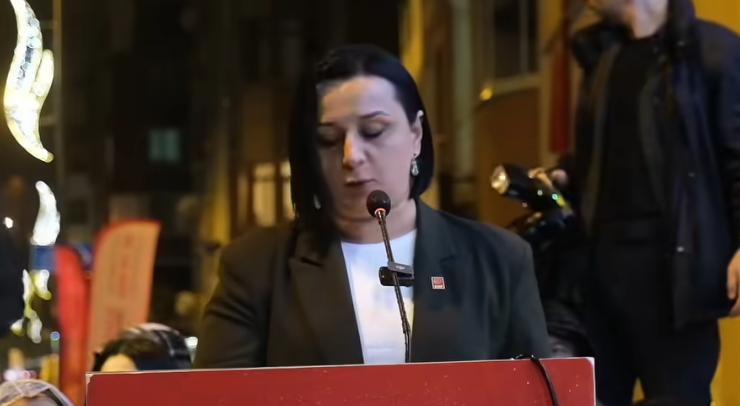 CHP’li Karabacak:”Demokrasilerde son sözü sarayın mahkemeleri değil, milletin iradesi söyler”