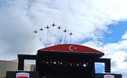 Türk Yıldızları Kastamonu Üniversitesi’nde Gösteri Uçuşu Gerçekleştirdi