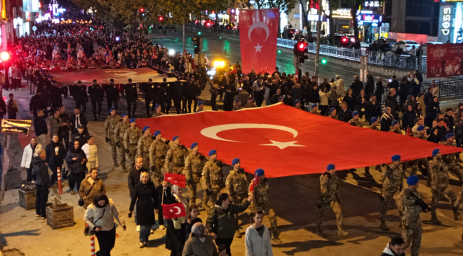 (Video Haber)Cumhuriyet Ruhu ile Fener Alayı Düzenlendi