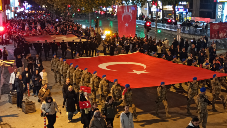 (Video Haber)Cumhuriyet Ruhu ile Fener Alayı Düzenlendi