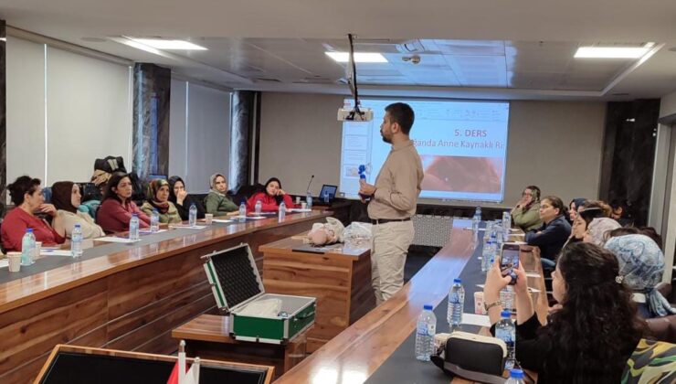 Kastamonu’da Sağlık Çalışanlarına “Temel Yenidoğan Bakımı” Eğitimi verildi