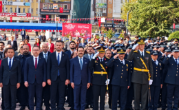 Kastamonu’da 29 Ekim’e Özel Çelenk Bırakma Programı Gerçekleştirildi